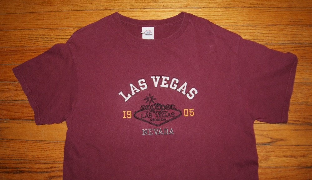 Vintage Y2K Welcome To Las Vegas Nevada Embroidered Maroon TShirt Medium